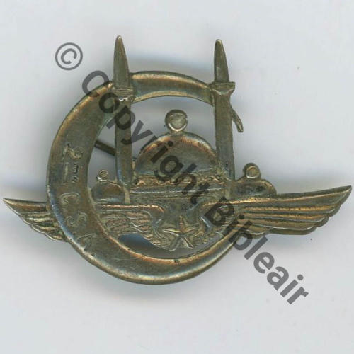 2  2e CIE SYRIENNE DE AIR DAMAS  Fab LOC  No 107 grave main Eping bascule Dos lisse MONOCOLORE DORE Src.la.colo 700Eur10.20  